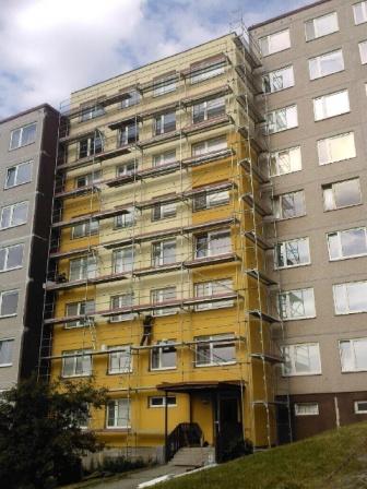 Praca przy ocieplaniu elewacji w Czechach