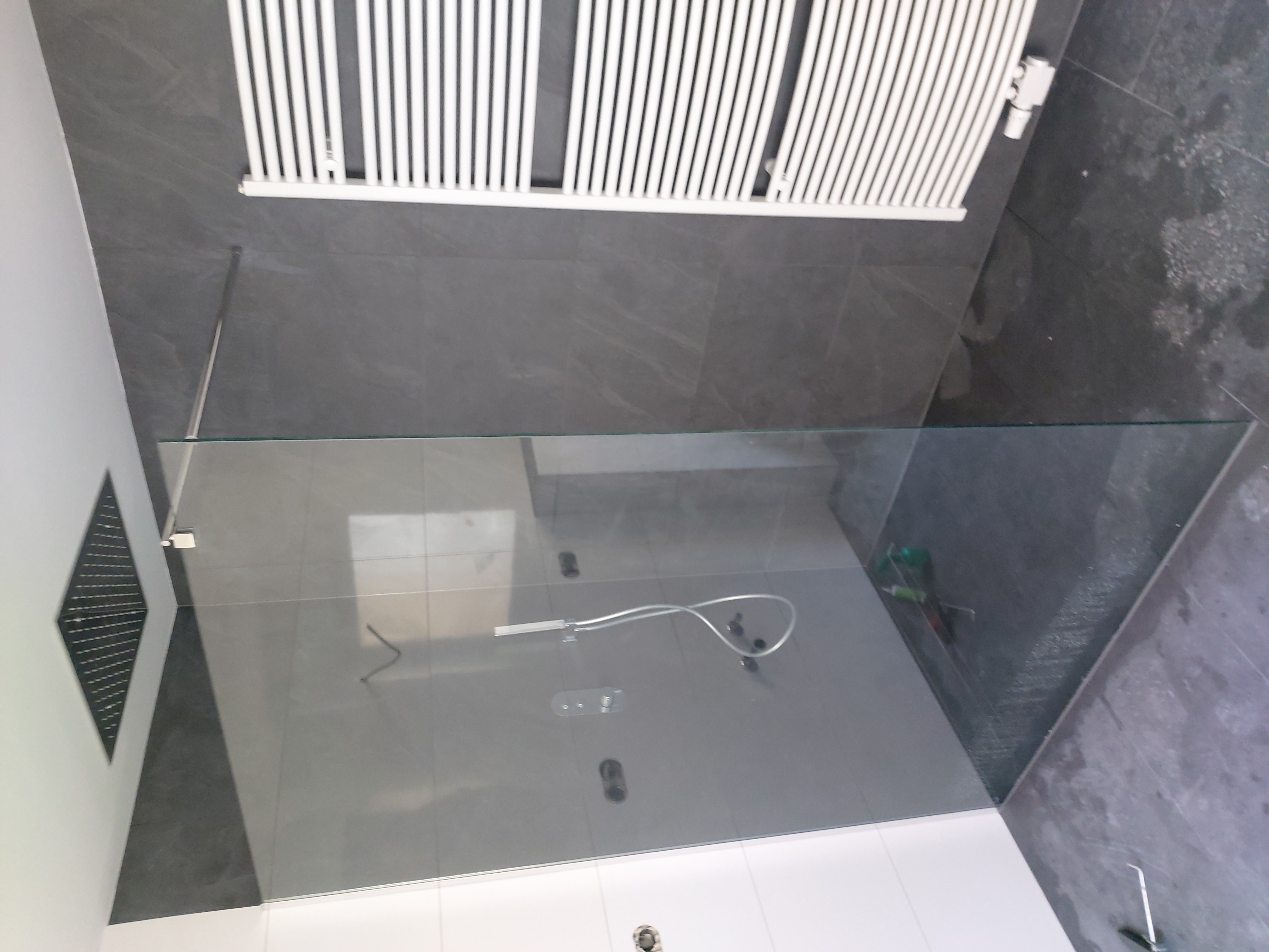 Szukam Plytkarzy Hydraulikow i Podwykonawcow do Remontow Mieszkan,Domow