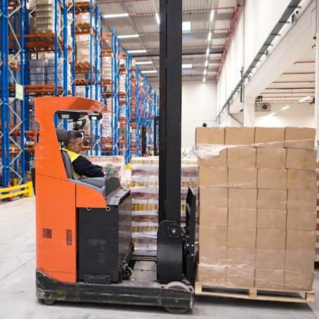 Operator wózka reach truck na magazynie (Oosterhout) €13.56 + dodatki 