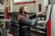 Operator /Ka Prasy Krawędziowej Cnc (Augsburg-Haunstetten-Siebenbrunn - Bez-As-De)